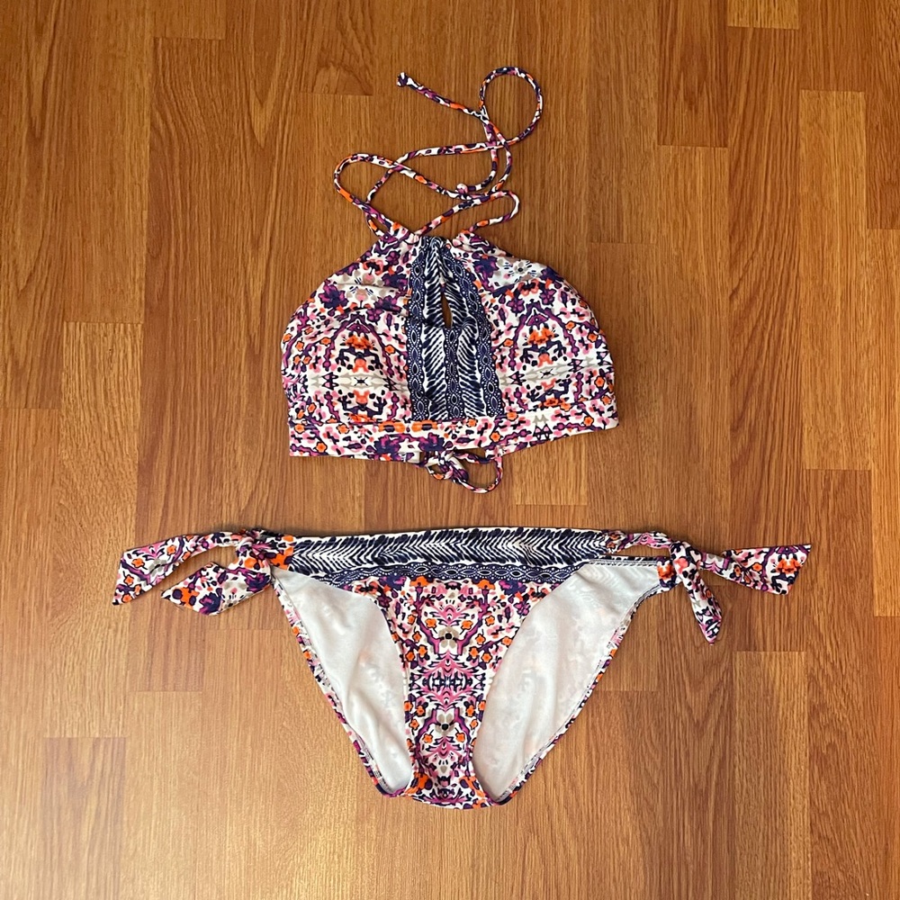 Great Athleta Bikini - XS top, small bottom EUC